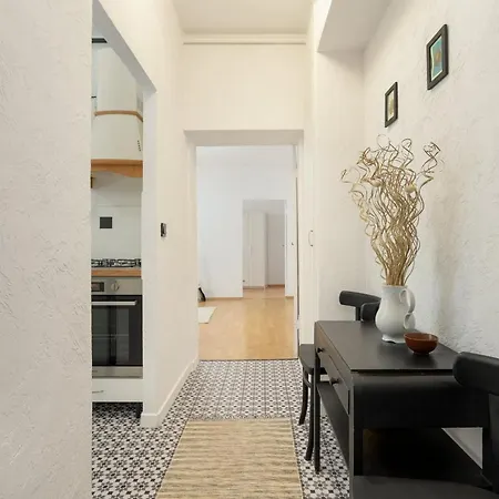 Bright & Comfortable Garbary 35 Old Town By Renters شقة